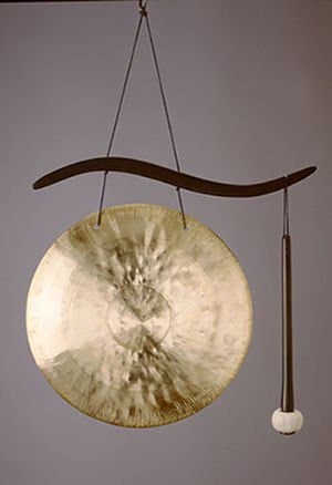 Hanging Gong