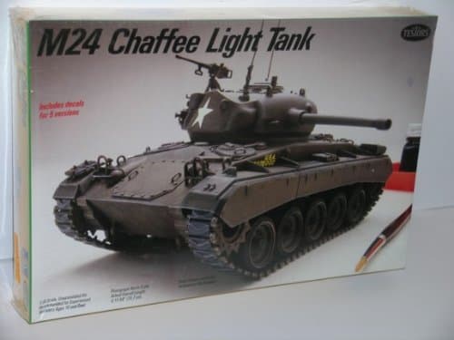 M24 Chaffee Light Tank-Plastic Model Kit