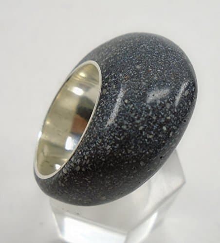Silver ring with black stone reconstituted and rounded, with personalized text