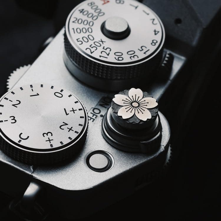 Shutter Button, Handmade, Aluminium Alloy, Shutter Release Button Compatible with Fujifilm Camera, Release Button Replacement (Metal-Flower)