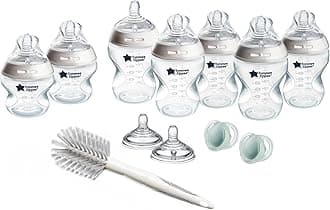 Tommee Tippee Natural Start Newborn Starter Set, 260 ml and 150ml Anti-Colic Baby Bottles, Medium-Flow, Breast-Like Teats for a Natural Latch, Self-Sterilising, Large