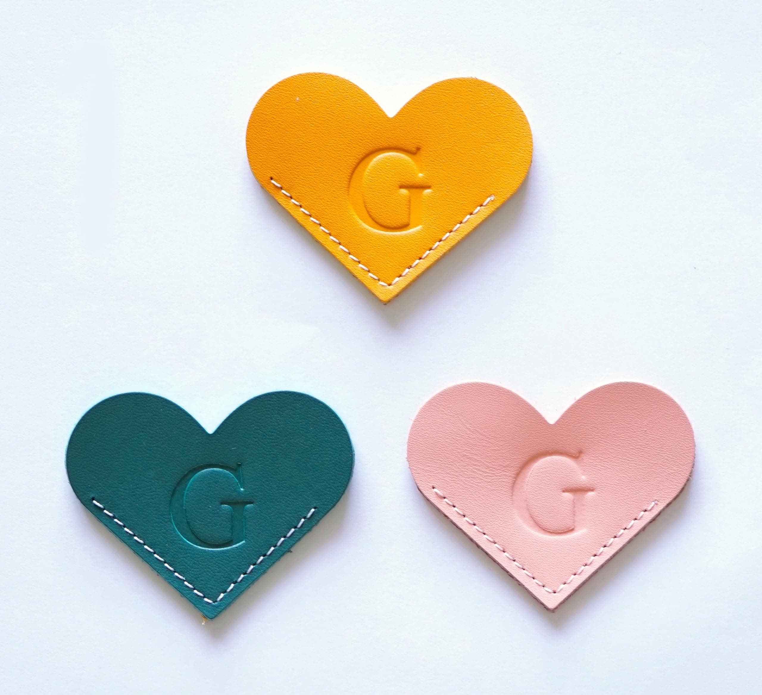 Full Grain Leather Bookmarks, Initial Personalized Bookmarks for Reading, Custom Handmade Corner Bible Heart Shape Bookmarks for Women Men Kids Bookworms, Christmas Book Lovers Gifts (G)